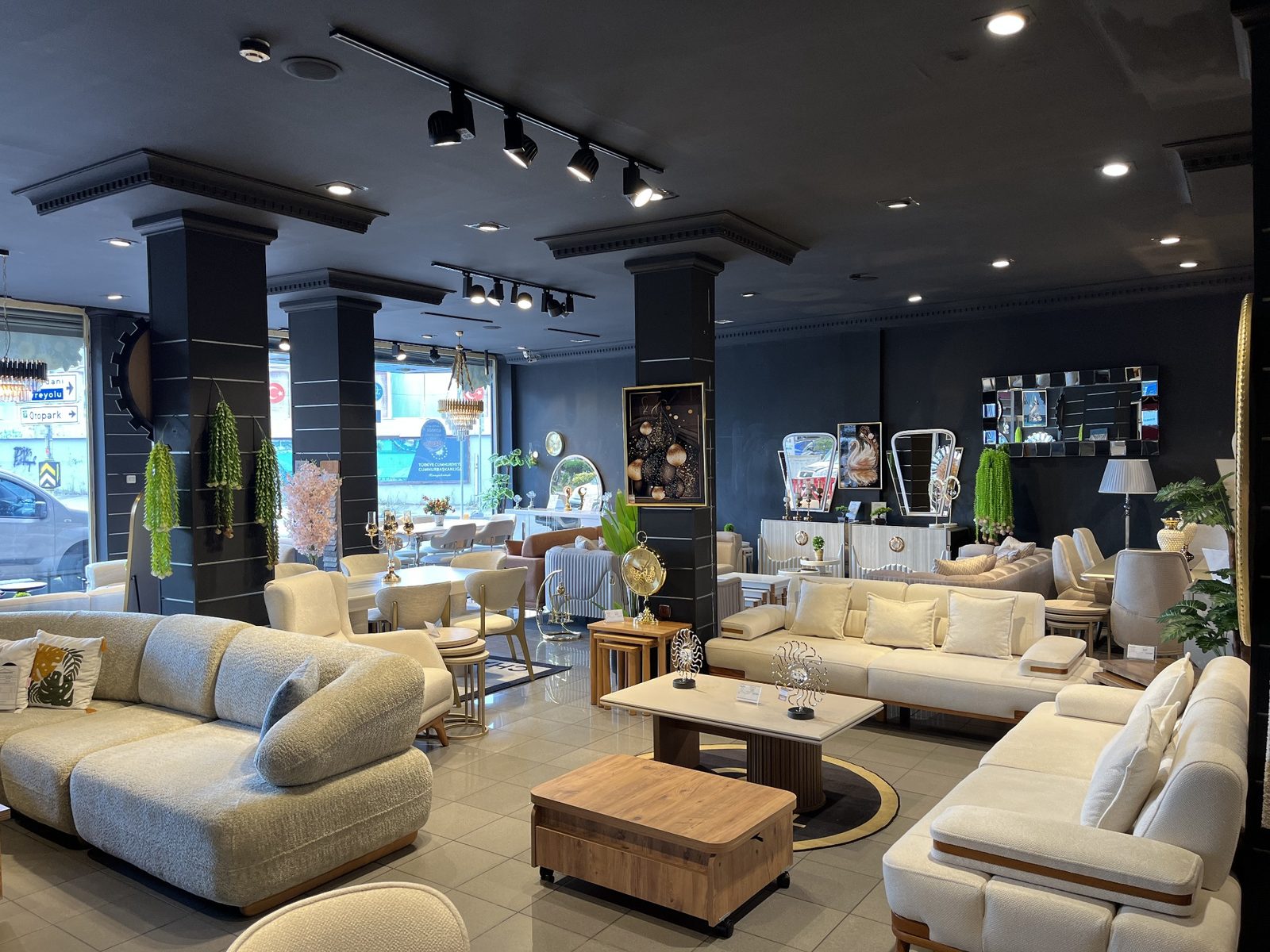 Balevim Mobilya showroom koltuk ve oturma grupları